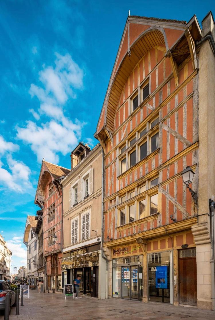 Le Jean Jaures Apartment Троа Екстериор снимка